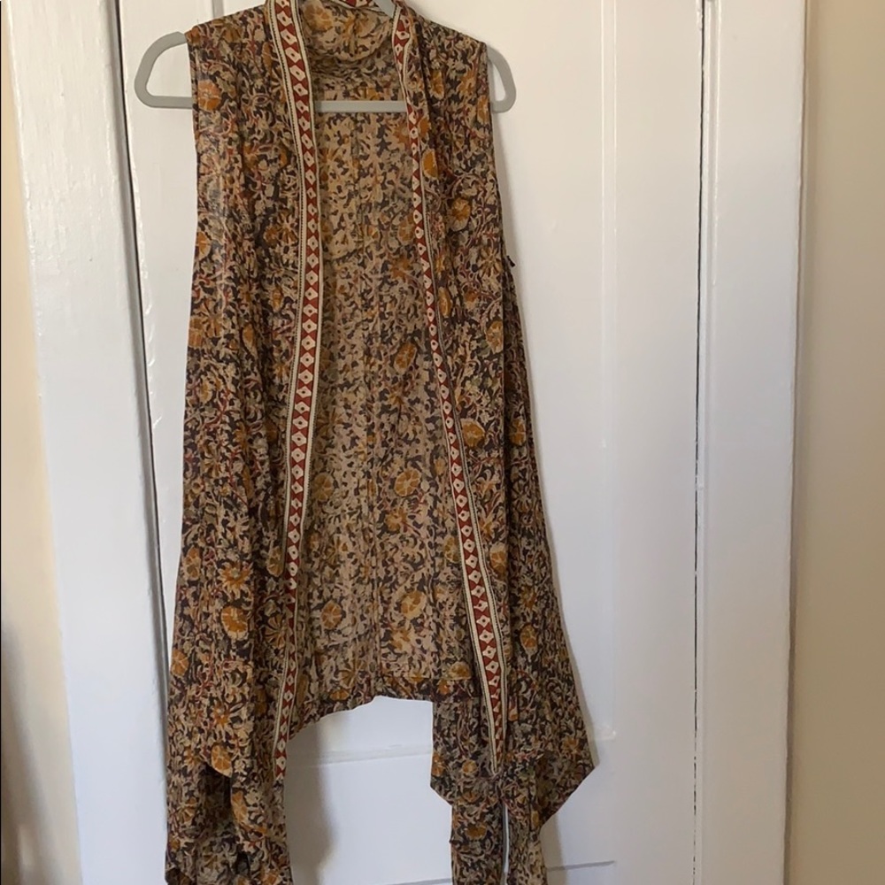 Shawl/ light vest